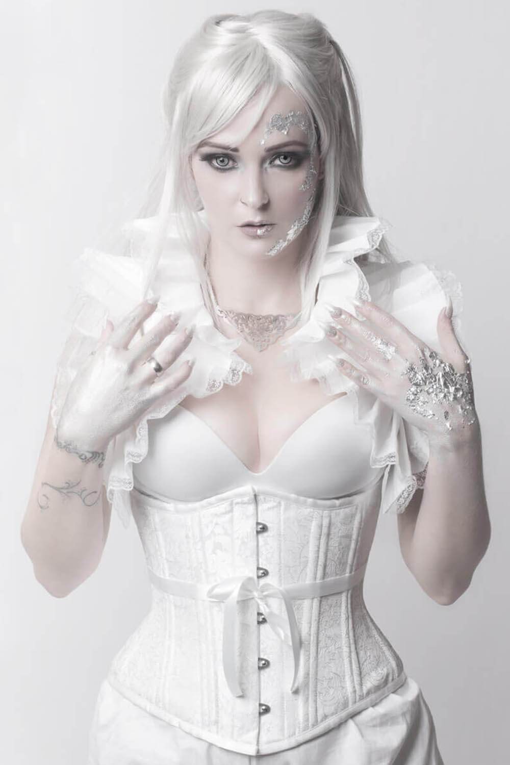 https://www.corsetdeal.com/cdn/shop/products/CDW-1225_F_Corset_Vintage_Goth_e1ae50ca-10f4-475e-85eb-d1bcfa715531.jpg?v=1646460260